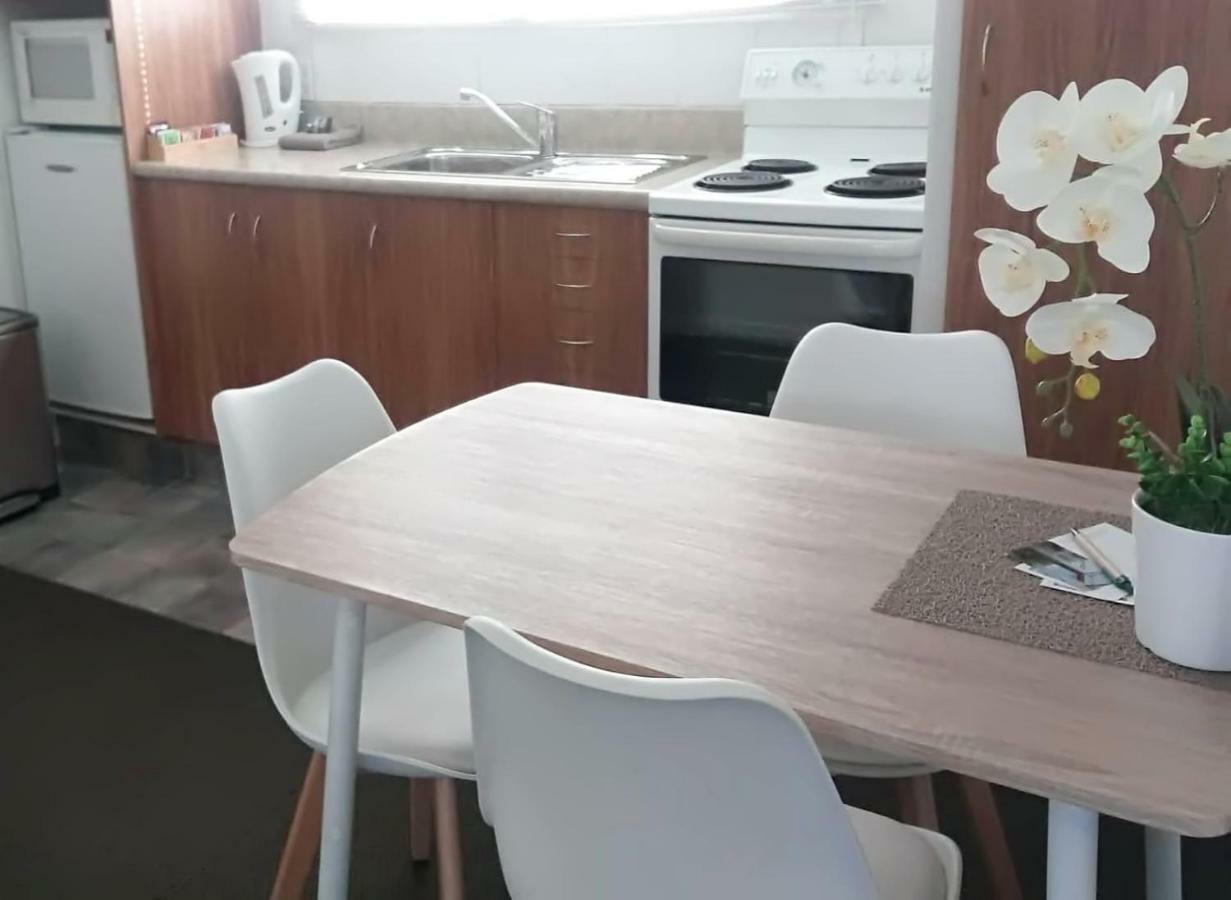 אלכסנדרה Almond Court Motel מראה חיצוני תמונה